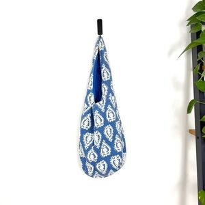 Blue and white printed Y2K boho cotton/linen shoulder tote bag